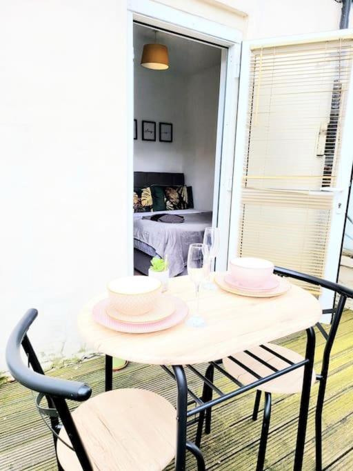 One Bedroom Apartment With A Terrace In Angel London Eksteriør billede