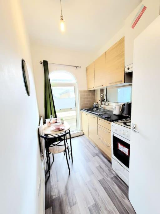 One Bedroom Apartment With A Terrace In Angel London Eksteriør billede