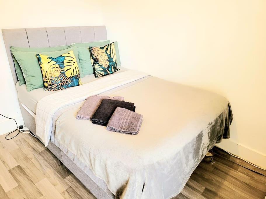 One Bedroom Apartment With A Terrace In Angel London Eksteriør billede