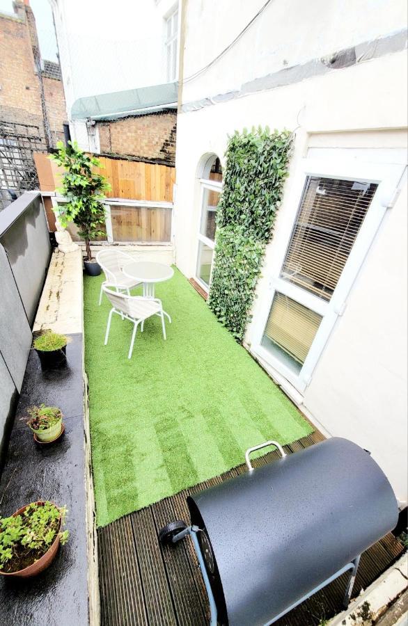 One Bedroom Apartment With A Terrace In Angel London Eksteriør billede